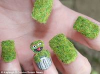 Silly Sesame Street: Oscar The Grouch looks pretty pleased about being featured in this green and fuzzy manicure