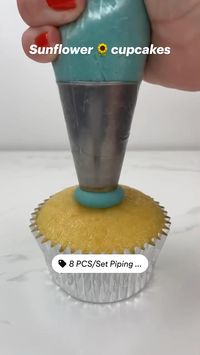 Cupcakes   �• Piping technique   • Piping tips