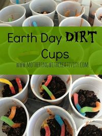 Dirt Cups Dessert Recipe! A great snack for Earth Day with preschool and kindergarten kids! #EarthDaySnacks #KidsDesserts Spring Activities for Kids | March | April | May | Spring Time Arts and Crafts | Rainy Day Activity | Spring Crafts | Spring Learning | Spring Play Ideas