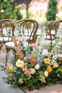 This bright and cheerful day is sure to make you smile! The bride is admittedly a neutral lover but for her wedding day, she wanted the decor to pop! Cluster Events carefully curated a day with vibran...