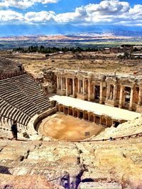 One of the well-preserved antic theaters in #Turkey is in #Hierapolis near #Pamukkale