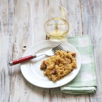 Cheesy Chardonel Bacon Mac & Cheese Recipe made with Missouri Wine | Easy dinner recipe | Made with wine | Wine with dinner | hardy meals with a twist