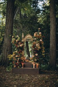 Harry Potter Wedding in Chicago Venue: Meyer’s Castle Florist: Magic Flowers Chicago & Julia Tsyganok Candle Decor: Decorparmoi Planner: Olli Vlogs