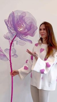 Giant Organza Flower with Lights!✨ Tutorial already on my YouTube, let’s create!🤗🌸🌸🌸 #giantflowers #silkflowers #organzaflower #paperflowers #paperflower #flowerdecoration #diyflowers #flowerartist #flowerarrangement