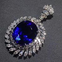 @taiwan_kunlun_jewelry. Beautiful Blue Sapphire Diamonds Pendant