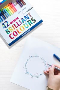 With a delicate line width of 0.3 mm, triplus fineliners are your best friends when it comes to creating decorative designs and little illustrations to embellish your lettering. And since they come in 48 colours, you can really go wild drawing banners, scrolls, arrows and garlands! #triplus#fineliners#staedtler#colours#brilliant#decorating#design#illustration#lettering#drawing