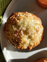 Vanilla Chai Muffins: Warming chai spices make these muffins extra special on a winter morning! Hot from the oven these muffins are hard to beat and will be on your table in 30 minutes. - Slice of Southern