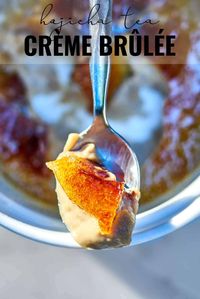 Hojicha is a Japanese Roasted Green Tea that almost coffee-like in taste. I love it in desserts, especially this 5-Ingredient Hojicha Crème Brûlée. #cremebrulee #hojicha #greentea