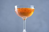 The liquid bourbon ball is a delicious cocktail with hints of chocolate and hazelnut that any whiskey lover will enjoy.