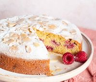 Simple Raspberry and Almond Cake | We Are Tate and Lyle Sugars