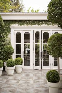 Gorgeous patio. Kelly Wearstler's Beverly Hills home as featured in Lonny.