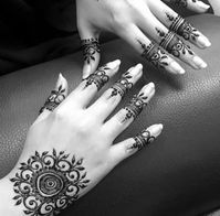 50 Trending Mehndi Designs - Latest Henna Tattoo Ideas 2022