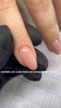 Uñas de verano, uñas almendradas, uñas 2024, uñas elegantes, uñas tendencias, nails inspo, nails 2024, summer nails #summer #nails #nailart #naildesign #uñas #diseño #uñasdegel #manicure #manicura