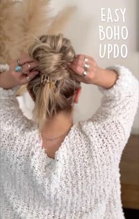 Quick and easy claw clip style. Messy boho bun