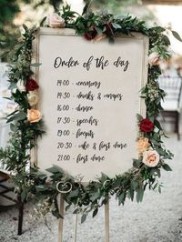 How gorgeous is this wedding sign? This is a great way for your guests to stay in the loop of all your fun planned wedding activities. #winterwedding #holidaywedding #weddingsign #weddingschedule