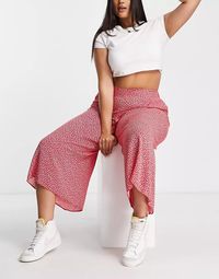 New Look Curve wide leg cropped pants in red ditsy floral | ASOS