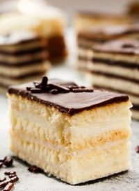 Easy Chocolate Éclair Squares