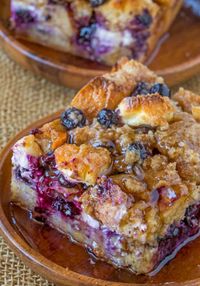 Blueberry Cream Cheese French Toast Bake Without Any Overnight Chilling Is The Perfect Cross Between A French Toast Bake And Blueberry Cream Cheese Danish. #breakfast #breakfastrecipes #frenchtoast #breakfastbake #blueberries #blueberryrecipes #brunch #brunchrecipes #delicious #yum #dinnerthendessert