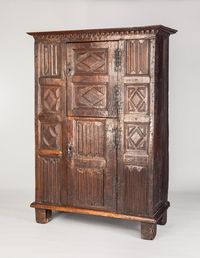 Rare Tudor linenfold cupboard from the Welsh Marches, circa 1550. Marhamchurch antiques