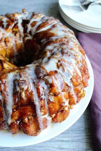 Apple Fritter Monkey Bread | This Apple Fritter Monkey Bread is tender, crunchy and gently layered with apples, walnuts and cinnamon. Perfection! | Pack Momma | https://www.awickedwhisk.com