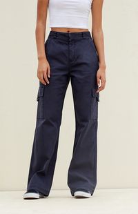 Get the ultimate skater style with the Navy Fold-Over Waist Utility Cargo Pants from PacSun. Boasting a fold-over waistband and cargo side pockets with D-loops, these pants offer a blend of functionality and fashion. With their full-length relaxed leg that transitions into a baggy fit, they're perfect for channeling that effortlessly cool boyfriend look.