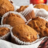 Small Batch Apple Cinnamon Muffins (Yields 6 Muffins)