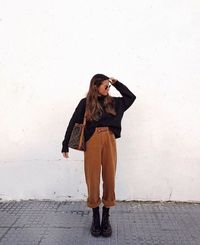 fall outfit inspiration | autumn outfits | winter style inspo | how to style brown trousers | tips on styling brown pants for fall | black booties