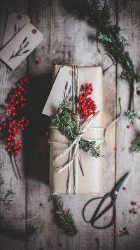 rustic gift wrapping