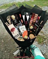 36 Gift basket Ideas for Women - Hairs Out of Place