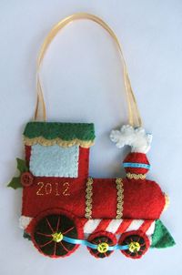 felt train ornament tutorial