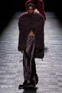 Ann Demeulemeester - Fall 2023 Ready-to-Wear https://www.vogue.com/fashion-shows/fall-2023-ready-to-wear/ann-demeulemeester/slideshow/collection#22