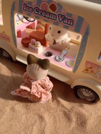 "Two scoops please!" sent in by Liz Burton. sylvanianfamilies