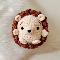 Explore easy and adorable crochet hedgehog patterns for beginners and experts alike. Perfect for gifts, keychains, or cozy decor.