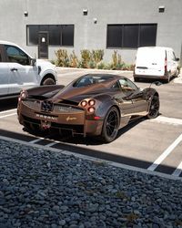 The Huayra Hermès Edition.  • Pagani Huayra Hermès.                                             📸 -》 @jagotz @mannykhoshbin @paganiautomobili