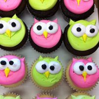 Owl cupcakes | Easy owl cupcakes | Pink & Lime green colors for a girls birthday party so cute!