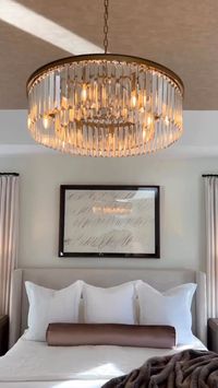 Wow WOW WWOOOOOWWW 😍 If you are looking for similar kind of crystal chandelier then we have better option for you just visit the given link👇 By @oliviarink Credit @bedrooms_of_insta