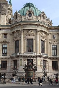 1861-75.Détail de la façade principale du Palais Garnier à Paris.Architectural style-Second Empire and Beaux-Arts. Architect-Charles Garnier.