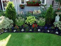 There are a lot of different options for landscaping your front yard: an extremely manicured garden, a minimal approach, or a natural appeal.