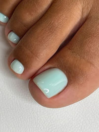 Dive into summer with us; we’ve picked the best summer pedicure colors that’ll absolutely turn heads and seriously elevate your style!