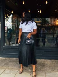 14 Chic Ways To Style A Pleated Skirt - leurr