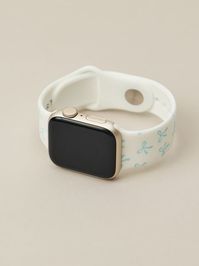 This silicone smart watch band is the perfect way to elevate your everyday accessory game. The blue bows help elevate this piece to match perfectly with any outfit.