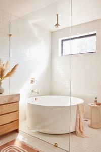 Earthy, Boho Modern Bathroom Design with Freestanding Tub #bathroom #boho #homedesign