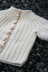 I barely knit, but this is for those of you who do more than that! Free Norwegian baby sweater pattern. Dale of Norway / Dale Design