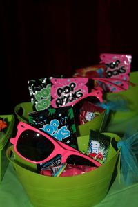 Glow in the Dark Party Ideas for Teenagers | glow in the dark / Birthday / Featured Photo: gift basket