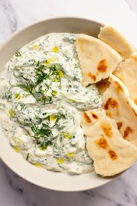 The BEST Vegan Tzatziki Sauce Recipe - Plantily