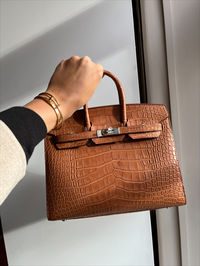 Hermes Birkin Bag is always a good idea! 🥰🎄 Message us for luxury gift ideas, styling advice, and orders from our global Personal Shopping team.