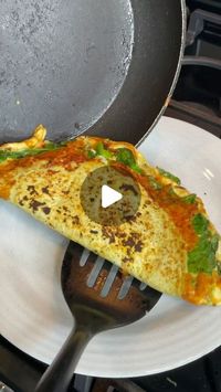 Timothy Clowers on Instagram: "Easy lower carb and lower calorie wrap. All it takes is tomato, egg, spinach, everything bagel seasoning, cheese, lower carb wrap, avocado, and some hit sauce. #breakfast #lowcarb #lowcalorie #easy #recipe #cooking 

Do you try to eat Low Calorie & Low Carb?"