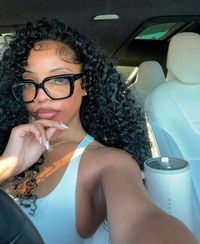 #dearra #curlyhair #glasses