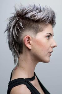 Explore 20 stylish and versatile androgynous haircuts, from pixie cuts to mullets. Discover gender-neutral styles perfect for any face shape. Low maintenance and trendy!