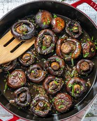 Garlic Herb Mushrooms Make a Healthy, Flavor Rich Side Dish!